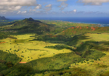 View of Kauai mountains and Pacific Ocean