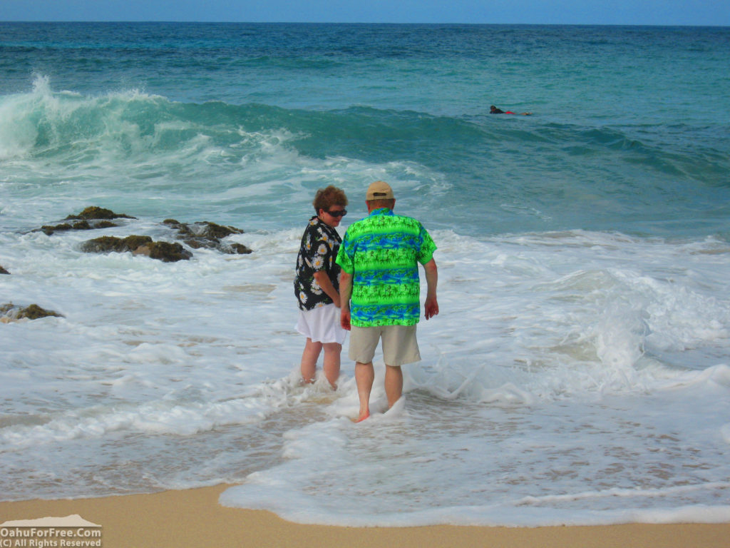 Tourists at makapuu beach