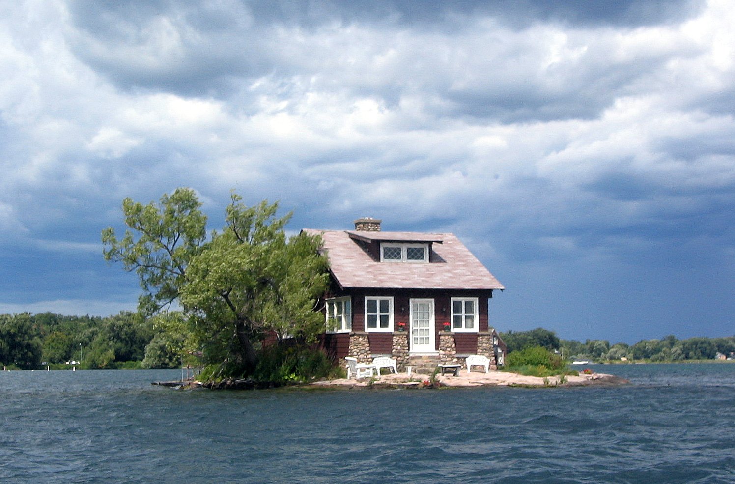 small house island
