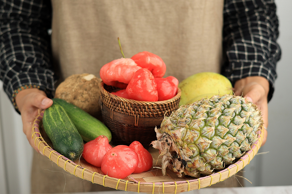 Ingredient Making Fruit Salad 